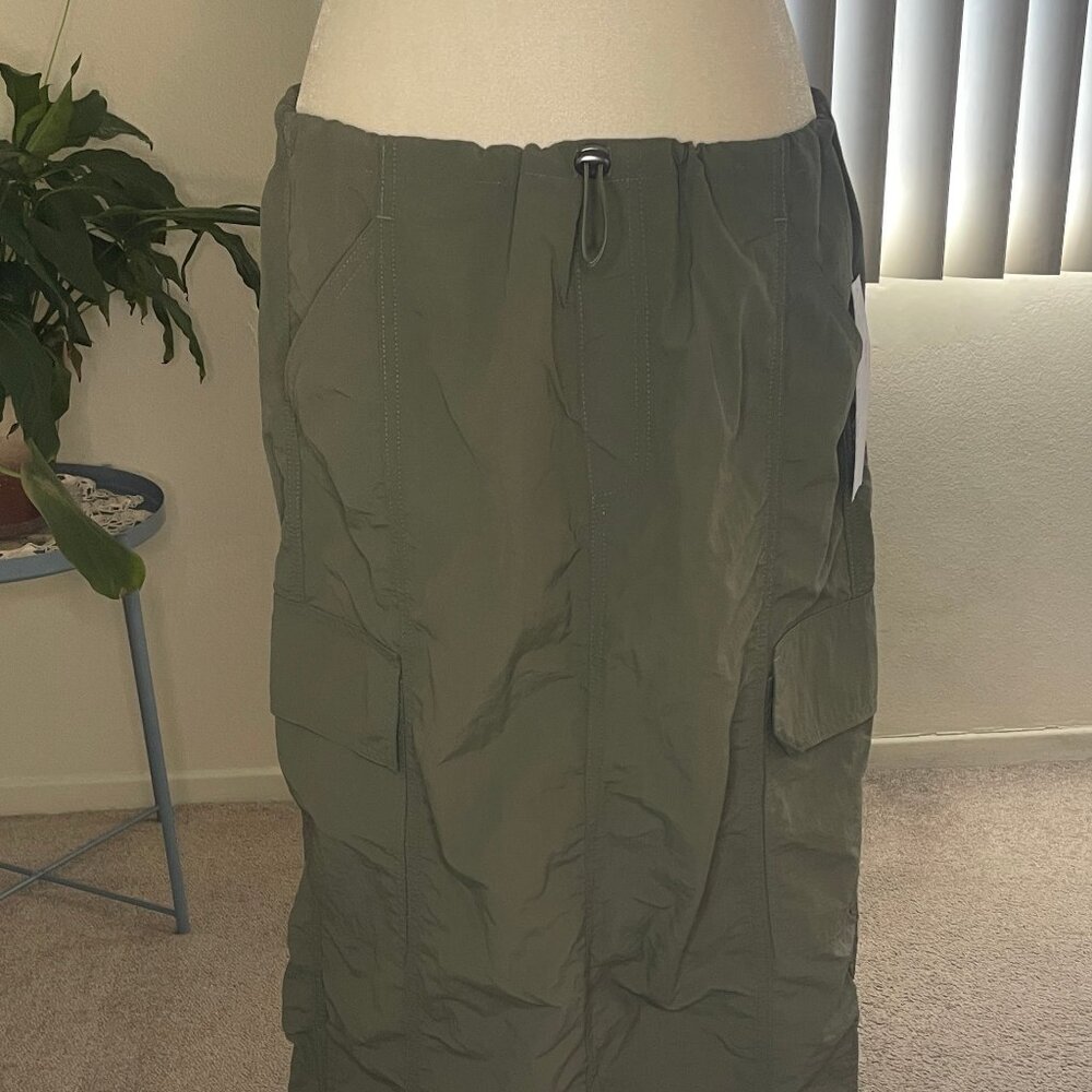 Midi Parachute skirt in green nylon. Size M (7-9). Before mkt. design.